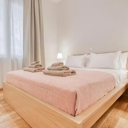 Modern 2-bedroom Apt, 200m From The Acropolis