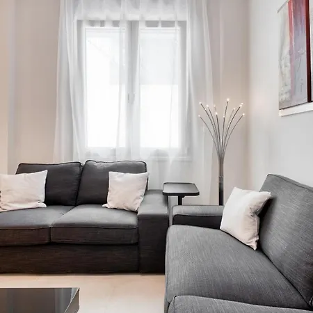Modern 2-bedroom Apt, 200m From The Acropolis Athens