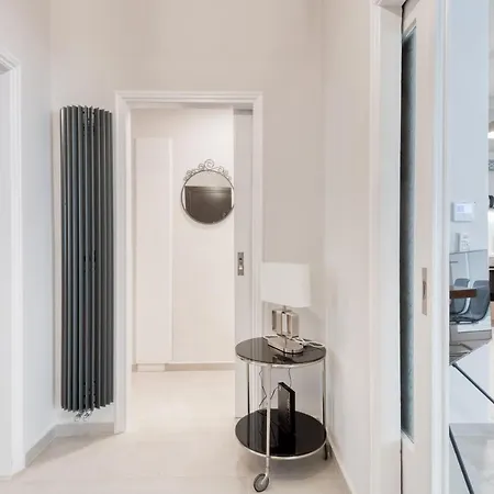 Modern 2-bedroom Apt, 200m From The Acropolis Apartment *