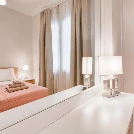 Apartment Modern 2-bedroom Apt, 200m From The Acropolis *