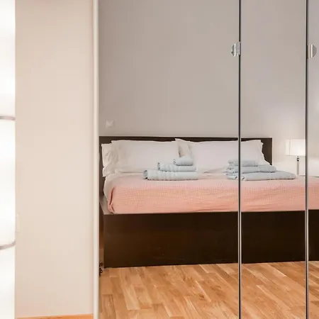 Modern 2-bedroom Apt, 200m From The Acropolis Athens