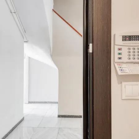 Apartment Modern 2-bedroom Apt, 200m From The Acropolis