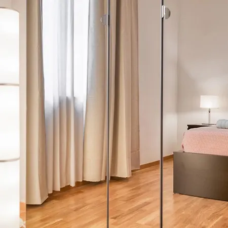 Modern 2-bedroom Apt, 200m From The Acropolis * Athens